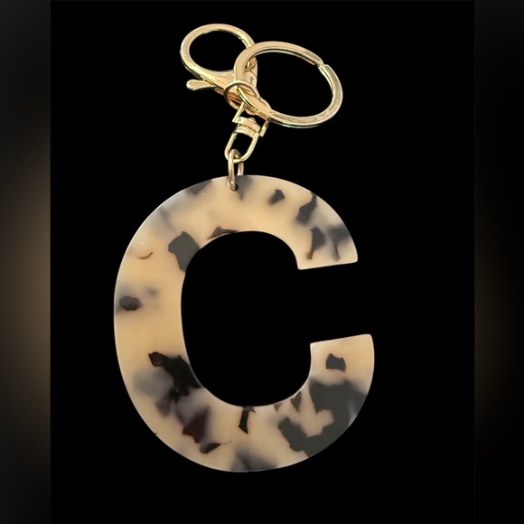 🔥2/$24 or 3/$30🔥 Tortoise Shell Letter C Keychain - Picture 2 of 4